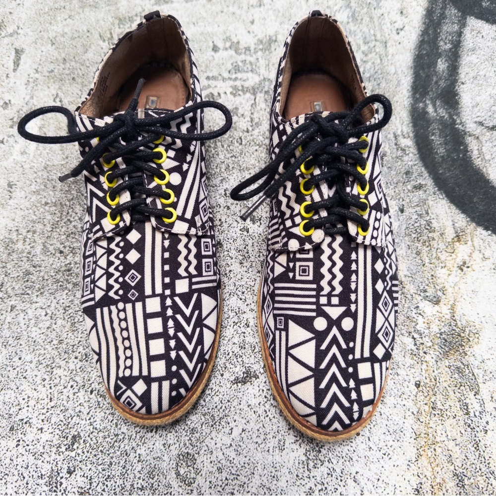 Matiko Black and White Geometric Tribal Print Espadrille Oxford Shoes Size 6 - Picture 8 of 10